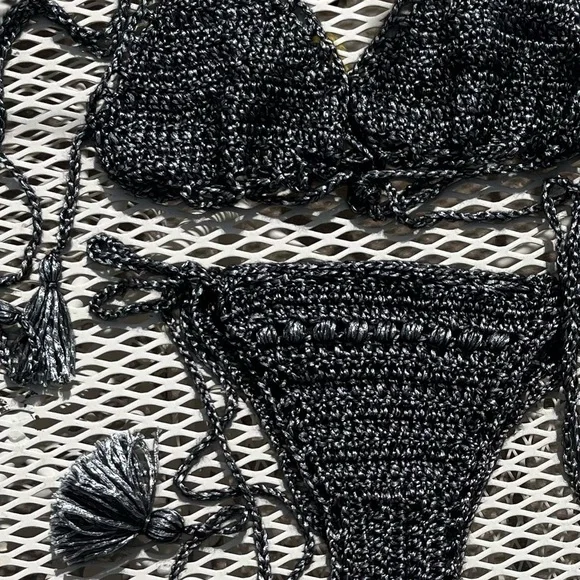 SHIMMERING CROCHETED SILVER BIKINI - Picture 8 of 9